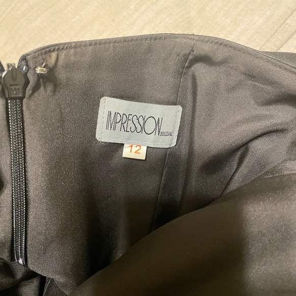 Beautiful black gown. - Picture 4 of 6